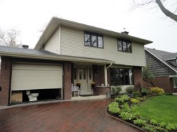 Une maison des années 60 discrètement métamorphosée en maison écologique