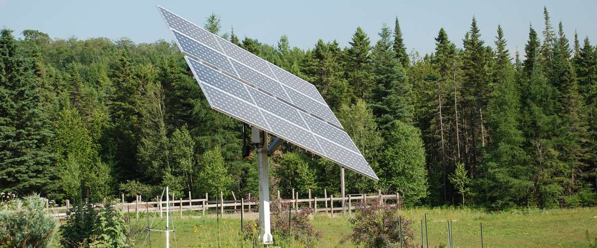 Panneaux solaires: support fixe ou pivotant?