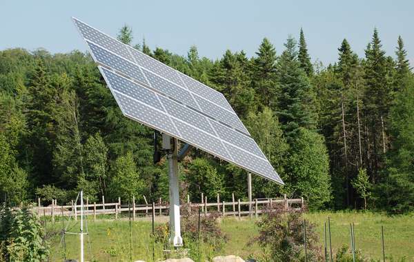 Panneaux solaires: support fixe ou pivotant?