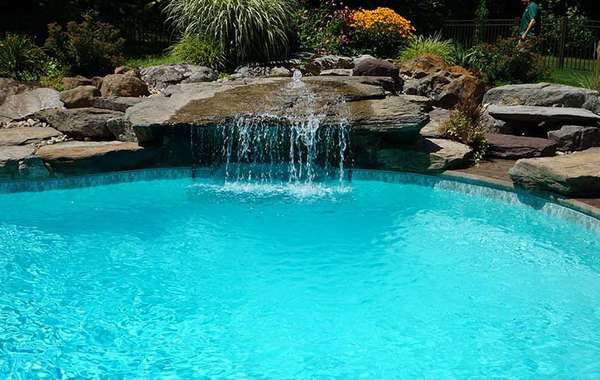 Chlore ou sel, quel traitement pour votre piscine ? - Aquapolis